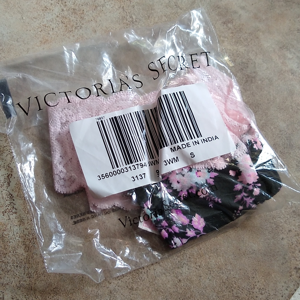 NWT Victoria's Secret thong panty